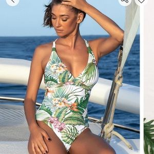 Cupshe tropical print onepiece. Worn once, perfect condition.
